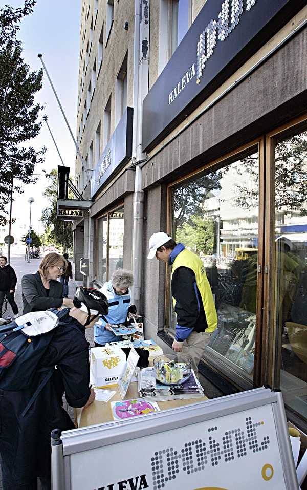 Henkilöasiakkaiden palvelupiste Kaleva Point säilyy kaupan jälkeen nykyisessä paikassaan Kirkkokadulla.