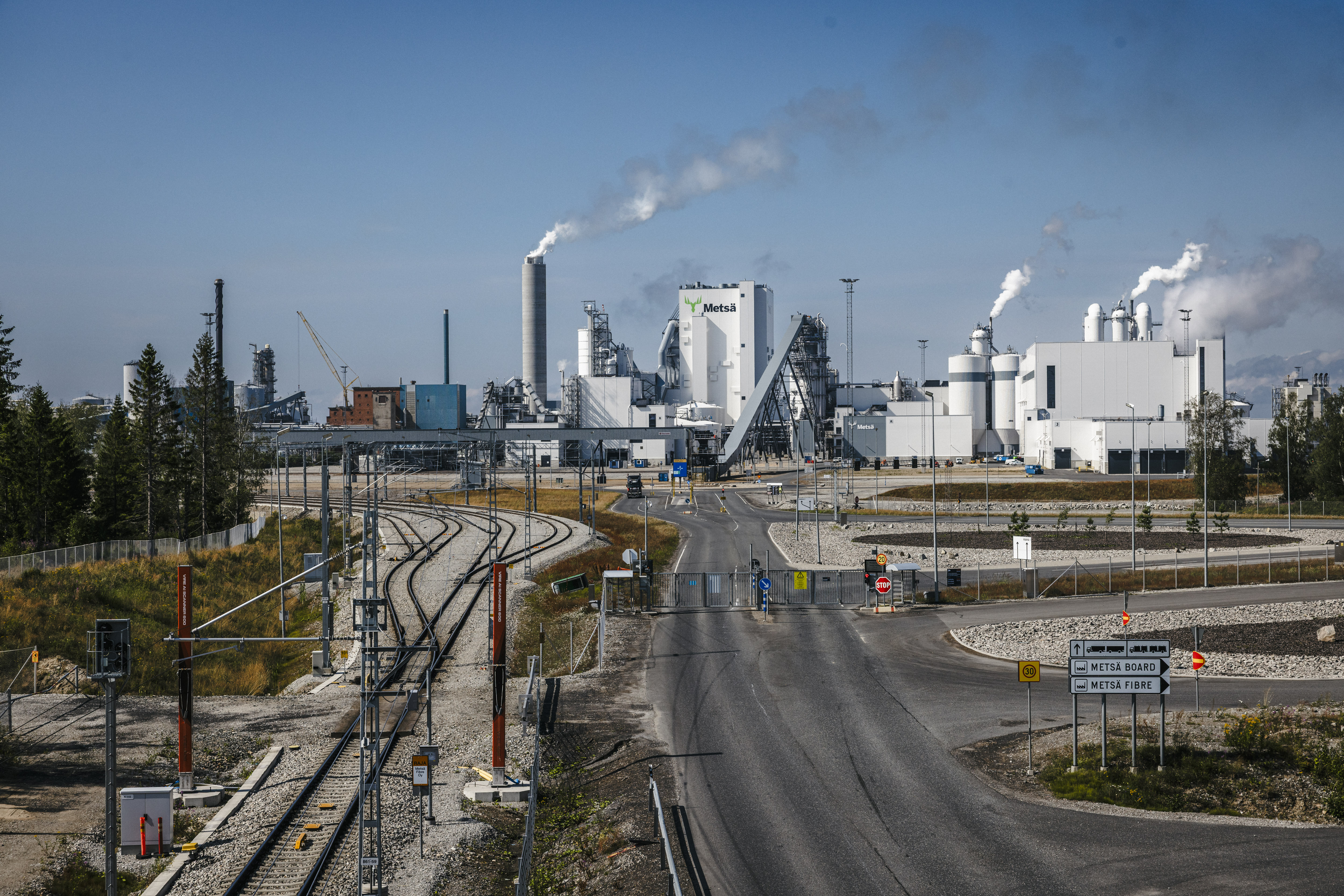 Metsä Groupin tehdaspäätös herättää kysymyksiä kotimaisen metsäteollisuuden tilasta ja kyvystä