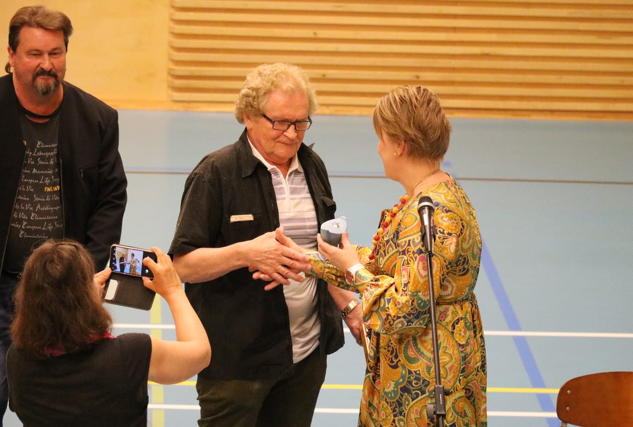 Eino Kaitala on tarinaniskennän Suomen mestari tänä vuonna. Kisa pidettiin lauantaina Kärsämäellä.