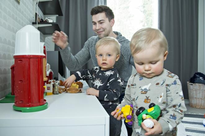Matti Ranta jää kesäkuussa kotiin hoitamaan poikiaan Eemiä ja Taavia pariksi, kolmeksi kuukaudeksi. KUVA: Tapio Tuomela