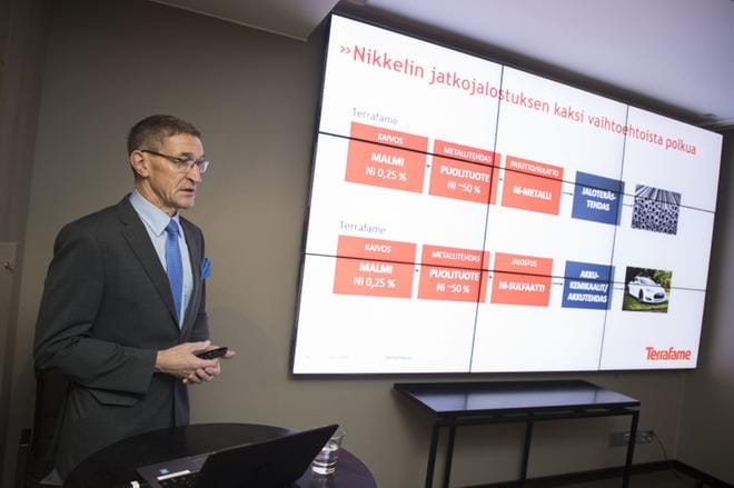 Terrafamen hallituksen puheenjohtaja Lauri Ratia kertoi marraskuussa yhtiön suunnitelmista, jotka voivat johtaa akkukemikaalitehtaan perustamiseen. KUVA: Matti Matikainen / arkisto