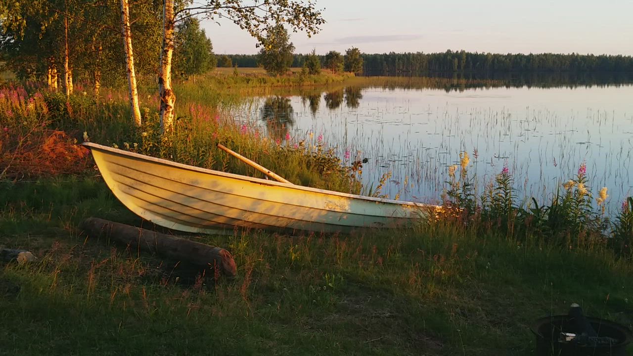 Utajärven pohjoisrannalta näkymää järvelle  päin ennen auringonlaskua.