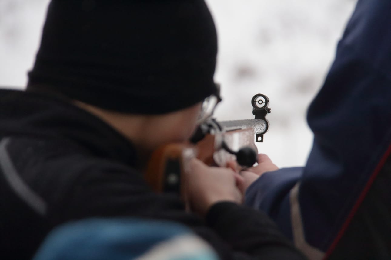 Reserviläisyhdistykset järjestävät erilaisia koulutustapahtumia, joihin kuuluu muun muassa ammuntaa.