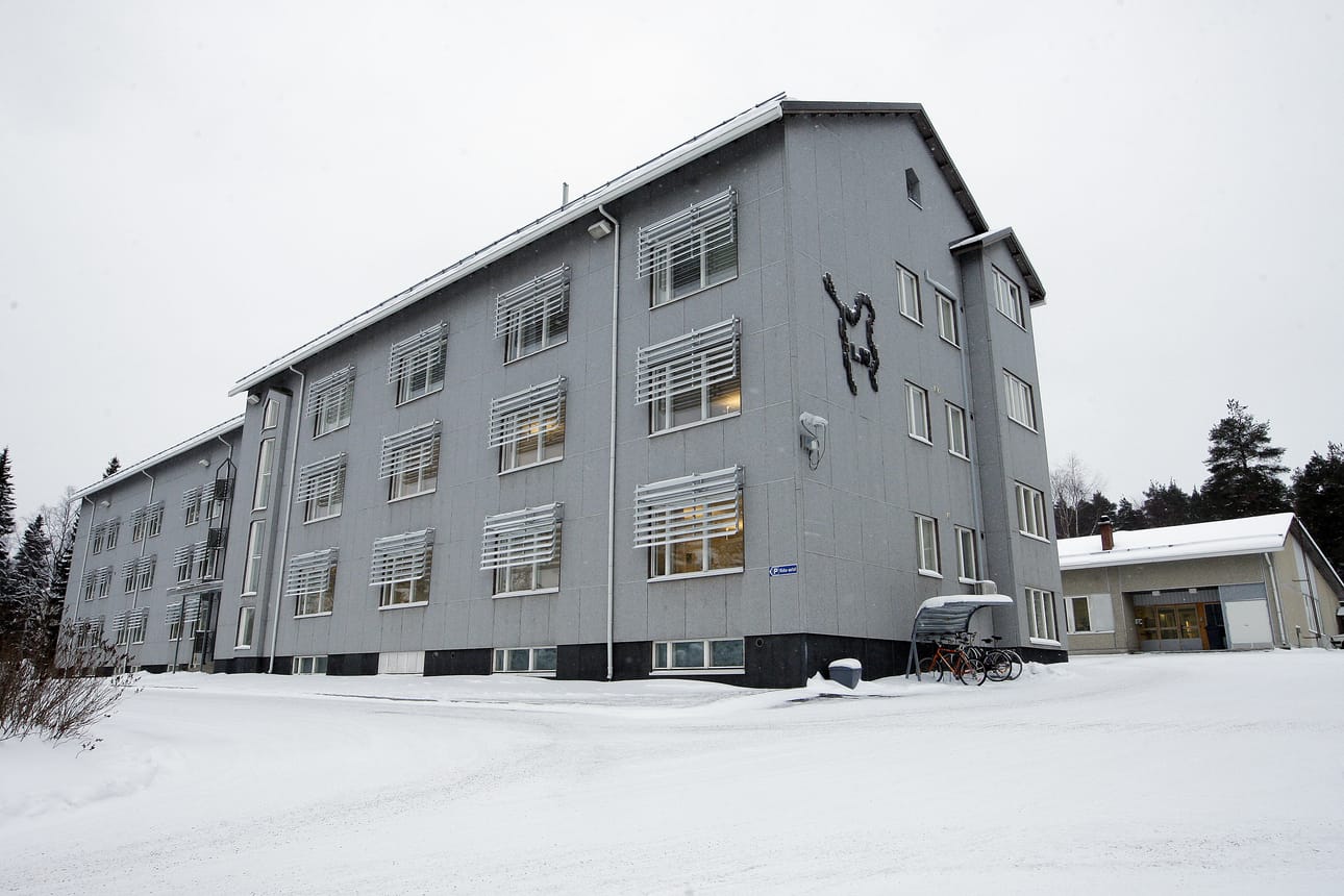 Tiloissa on toiminut Lapin rajavartiosto. Nyt toimistorakennus on tyhjillään. Arkistokuva.
