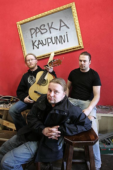 PSK kaupunni -baarin kapakoitsijoina toimivat Mikko Forsten ja Pekka Leskinen sekä Vesa Ranta.