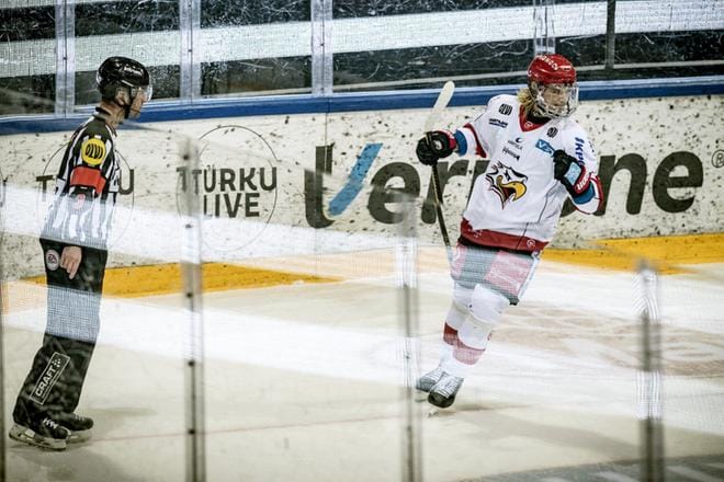 Keskiviikkona Turussa kauden ensimmäisen liigamaalinsa laukonut Mika Partanen hyökkää tänään ykkösketjussa. KUVA: ARI-MATTI RUUSKA