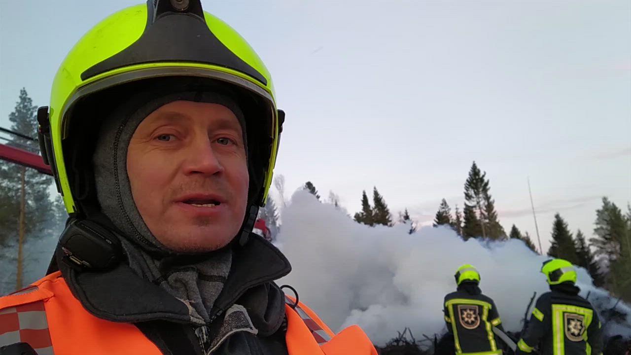 Pääsiäiskokon polttaminen johti puuhakekasan palamiseen Oulaisissa. Marko Lindelä kertaa tapahtumien kulkua.