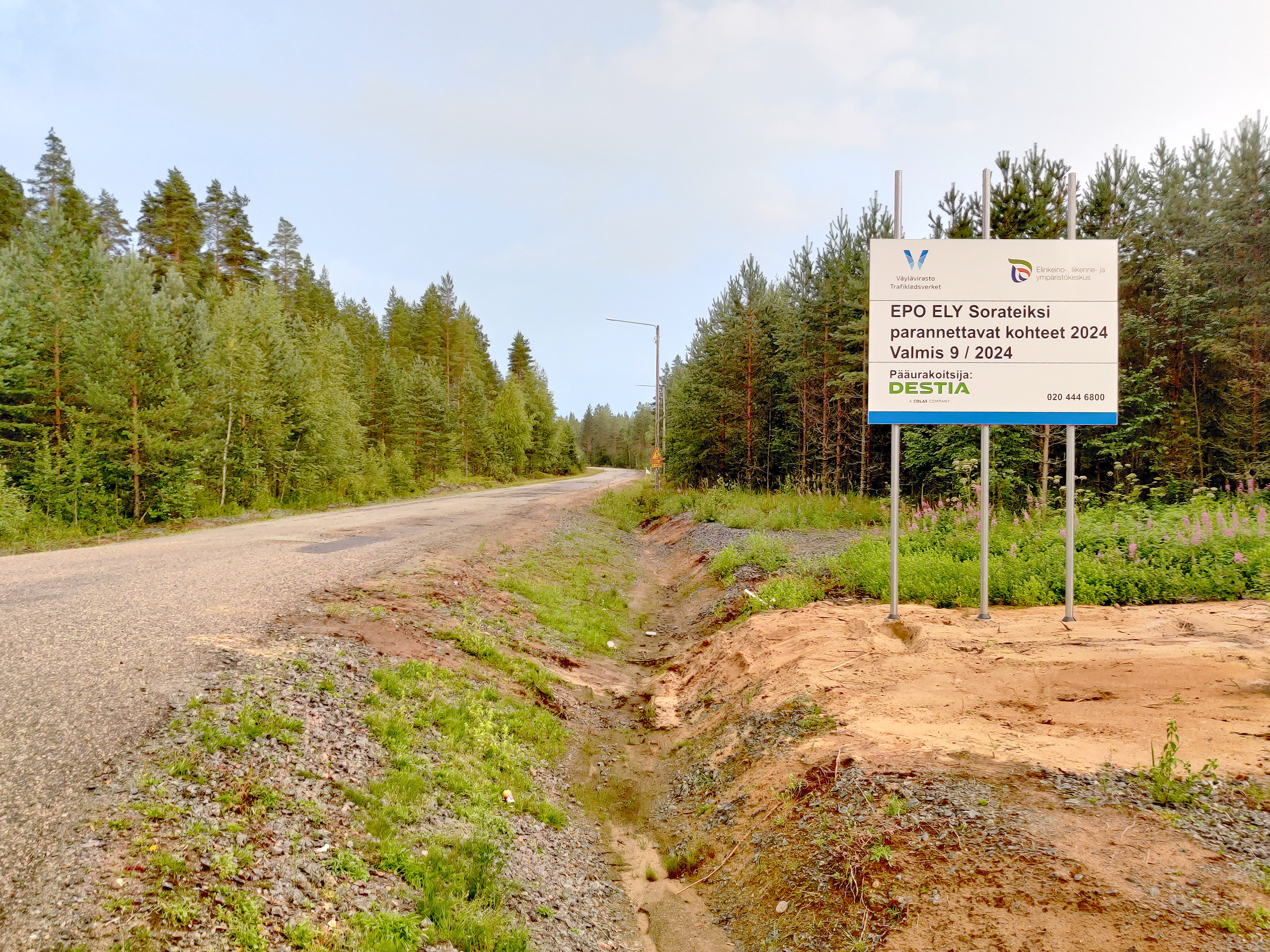 Kuoppaisesta kylätiestä uusi sorataival – Aitasaarentie valmistuu syksyksi