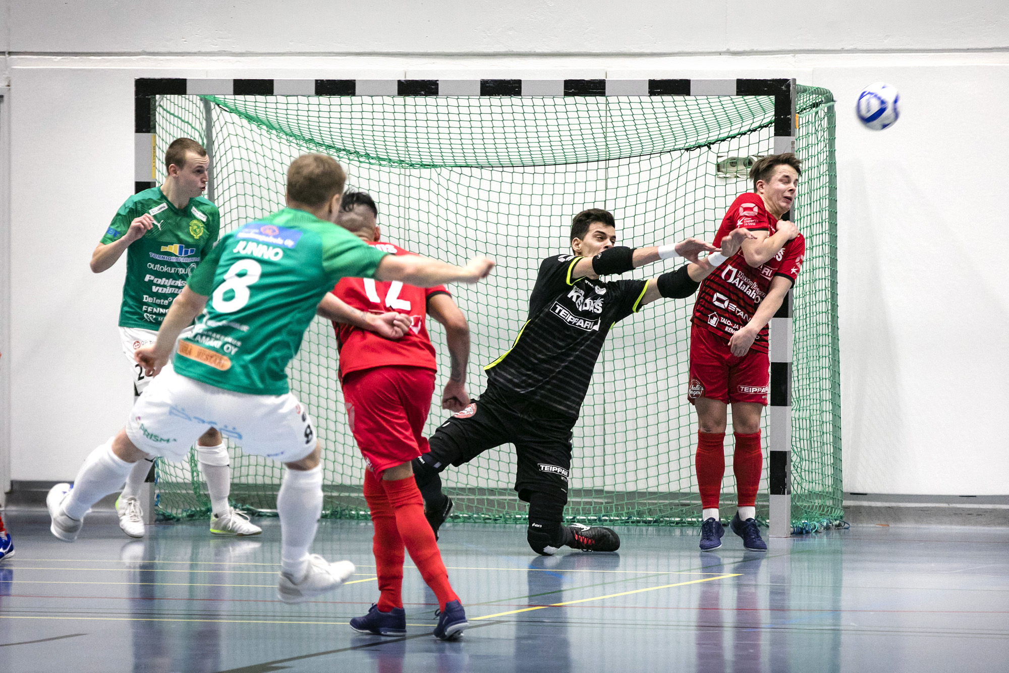 FC Kemi juhli Final Fourin voittoa - maalivahti Slobodan Tomic palkittiin turnauksen parhaana pelaajana