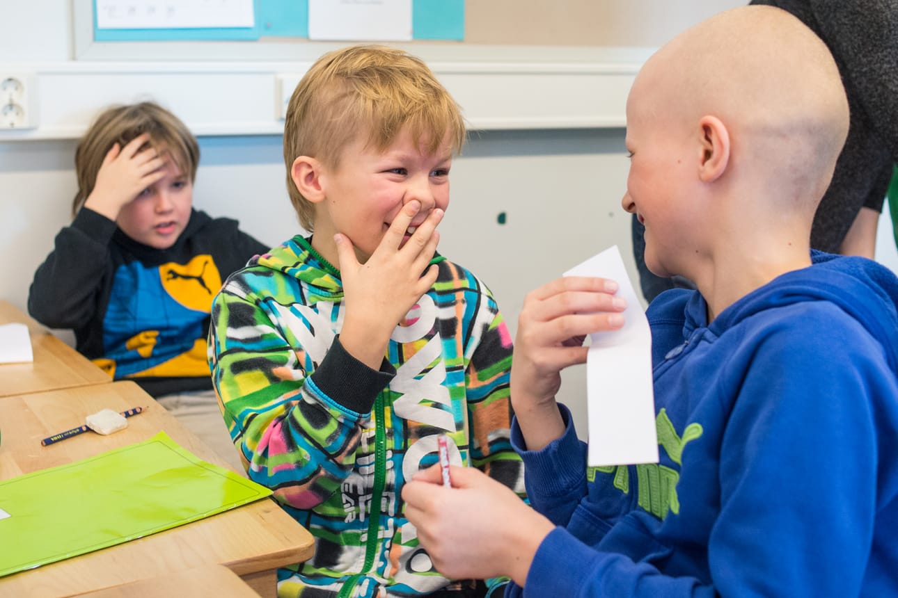 Lörtsy-sana huvitti Lauri Lamminsivua, Aaro Poussua ja Veeti Nevalaa.