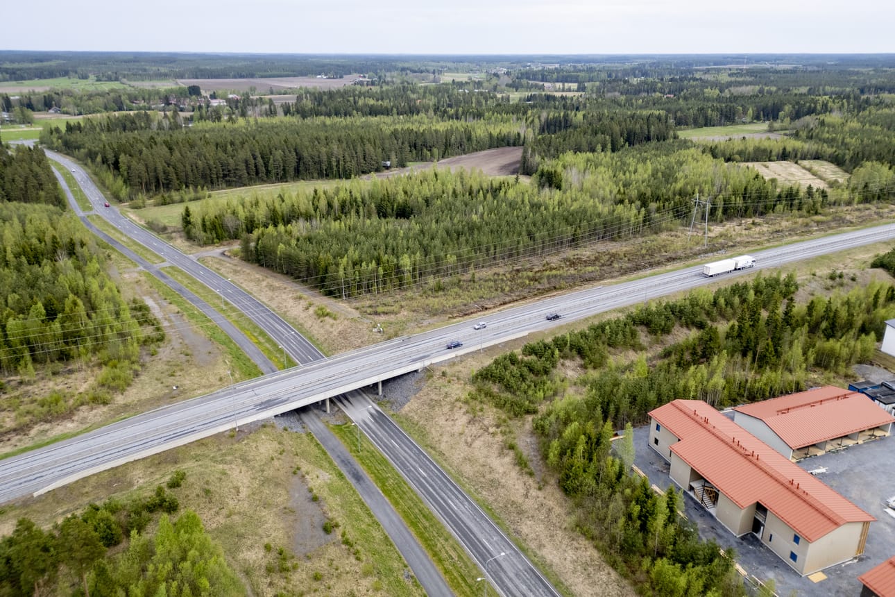 Uusia tontteja aletaan kaavoittaa Keski-Nurmoon Itäväylän ja sen alitse kulkevan Mäki-Hakolantien kulmaukseen. Alue sijaitsee lähellä Karhuvuorta ja Kertunlaaksoa.