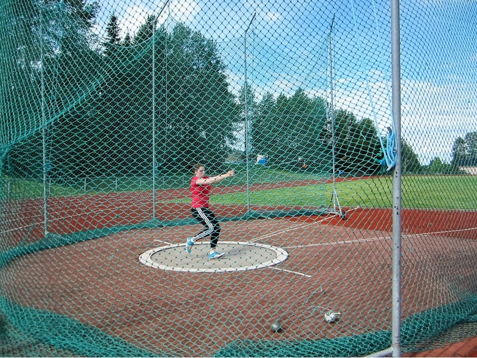 Susanna Leskelä heitti moukarissa ennätyksensä 53.09.