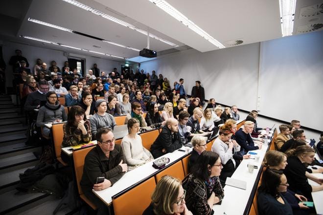 Yliopistot eivät hylkää lähiopetusta kokonaan, mutta turvallisuudesta pyritään huolehtimaan väljyyttä ja etäopetusta lisäämällä. Arkistokuva Tampereen yliopistolta. KUVA: Silja Viitala