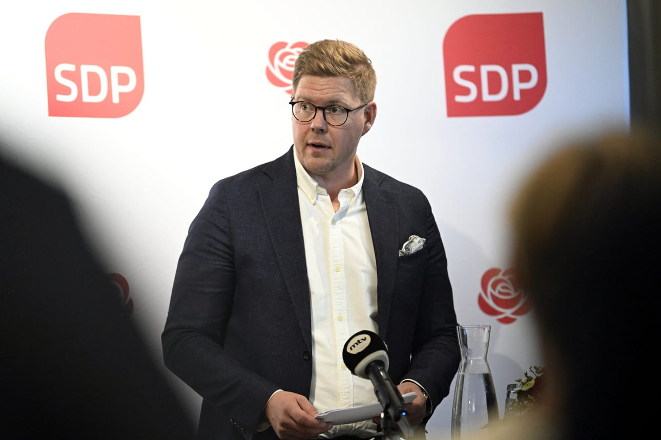 SDP:n kannatus nousi 1,9 prosenttiyksikköä 22,3 prosenttiin. Kuvassa puheenjohtaja Antti Lindtman. LEHTIKUVA / MIKKO STIG