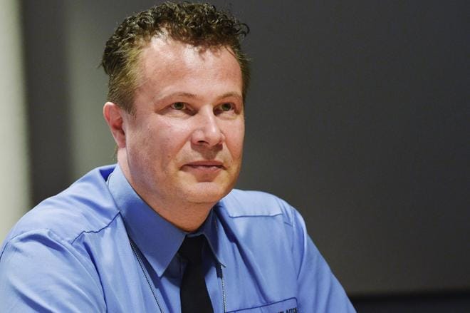 Kari Pastuhov on Vaasan hätäkeskuksen päällikkö. KUVA: ARTTU LAITALA