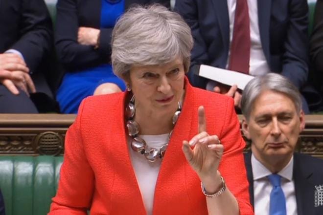 Konservatiivipääministeri Theresa May ja hänen brexit-sopimuksensa kärsivät parlamentin tiistaisessa äänestyksessä selvän tappion KUVA: Britannian parlamentti / EPA
