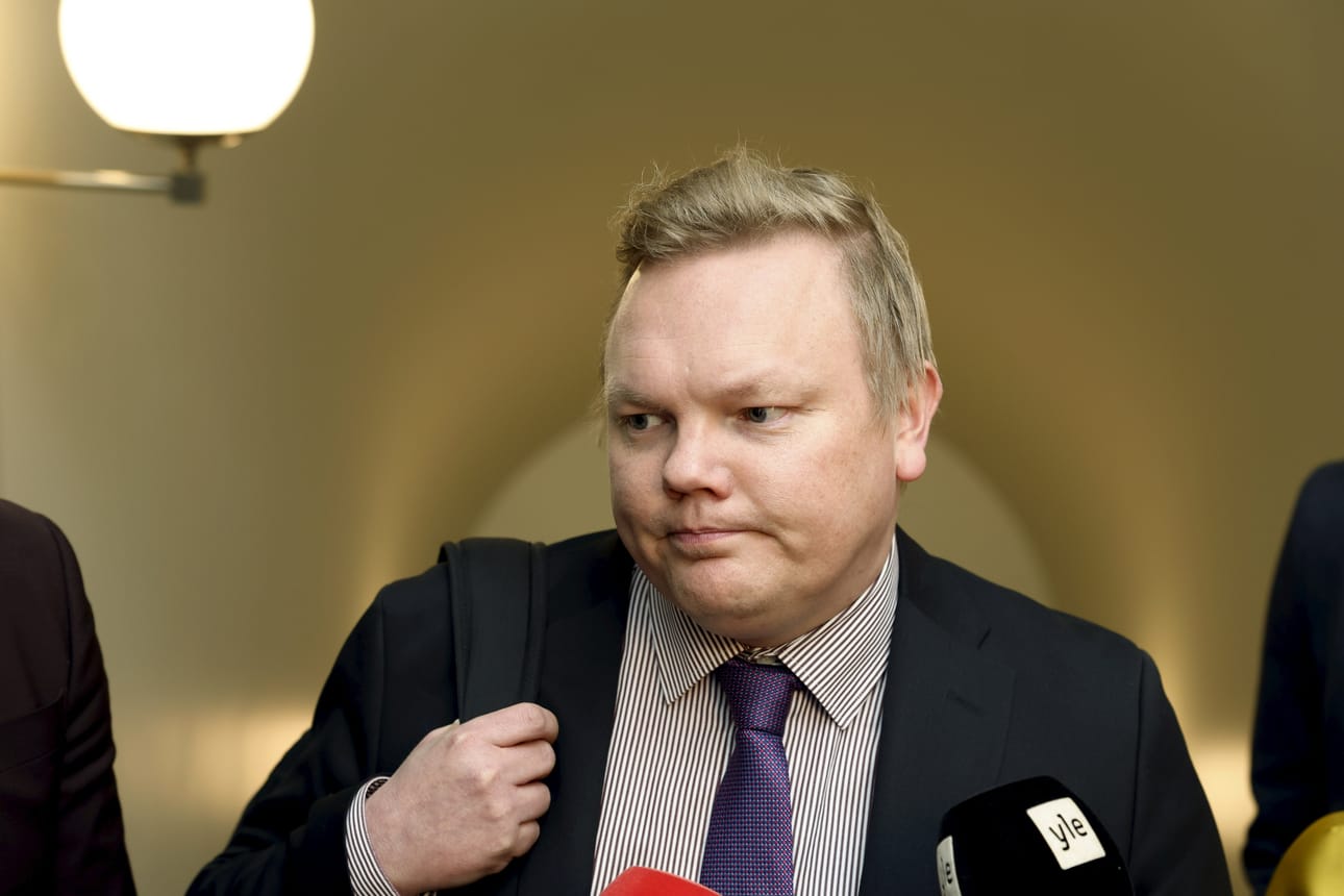 –Emme voi kevytmielisesti korvata ihmiskäsiä pelkällä teknologialla, sanoo keskustan eduskuntaryhmän puheenjohtaja Antti Kurvinen.