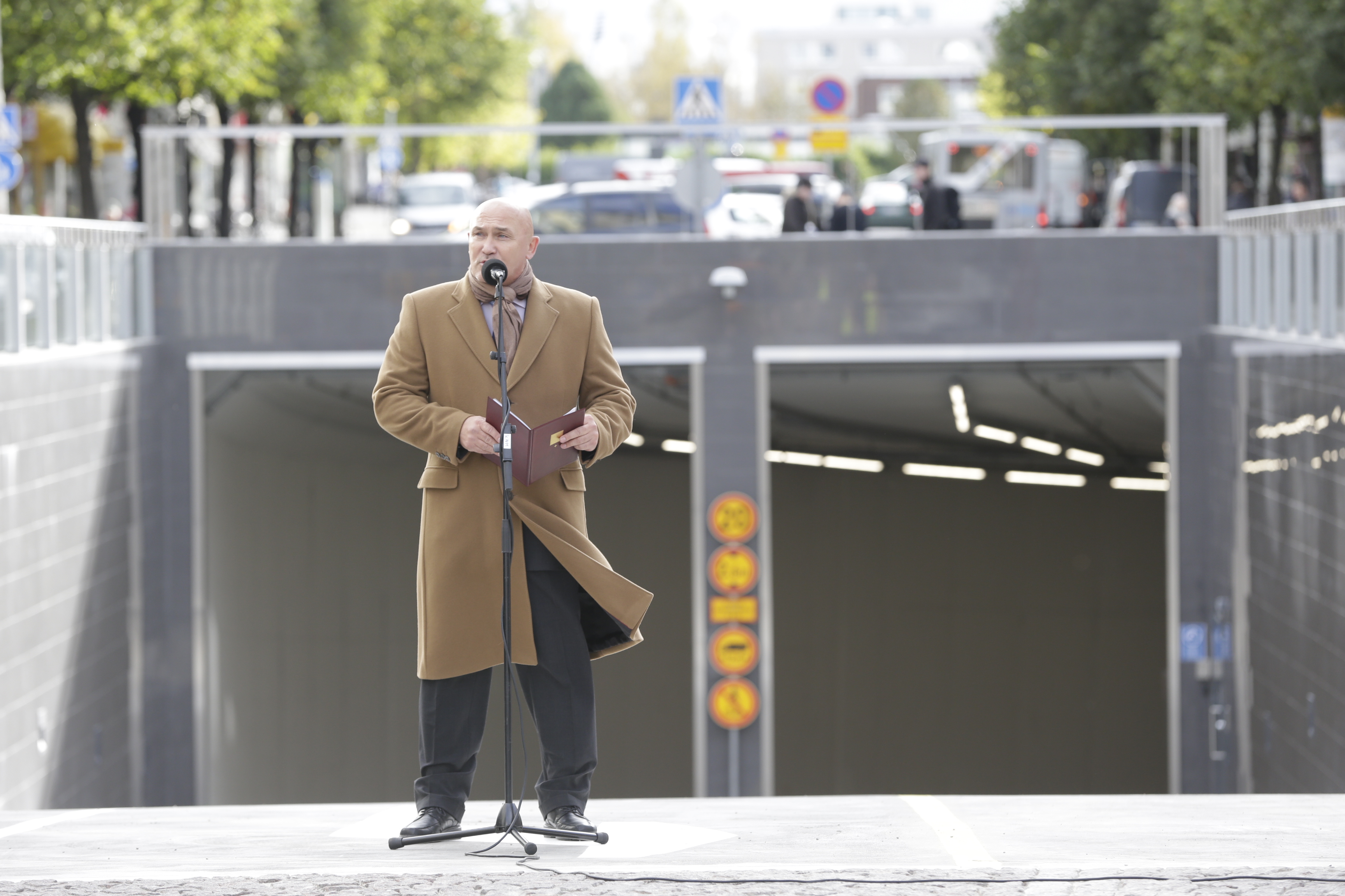 Juha Hänninen avasi Kivisydämen.