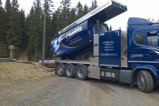 Kuortaneella ajetaan nyt jätevesiä kuljetuksina esikäsittelylaitokselle, sillä paineviemäri on rikkoutunut Rantatiellä.