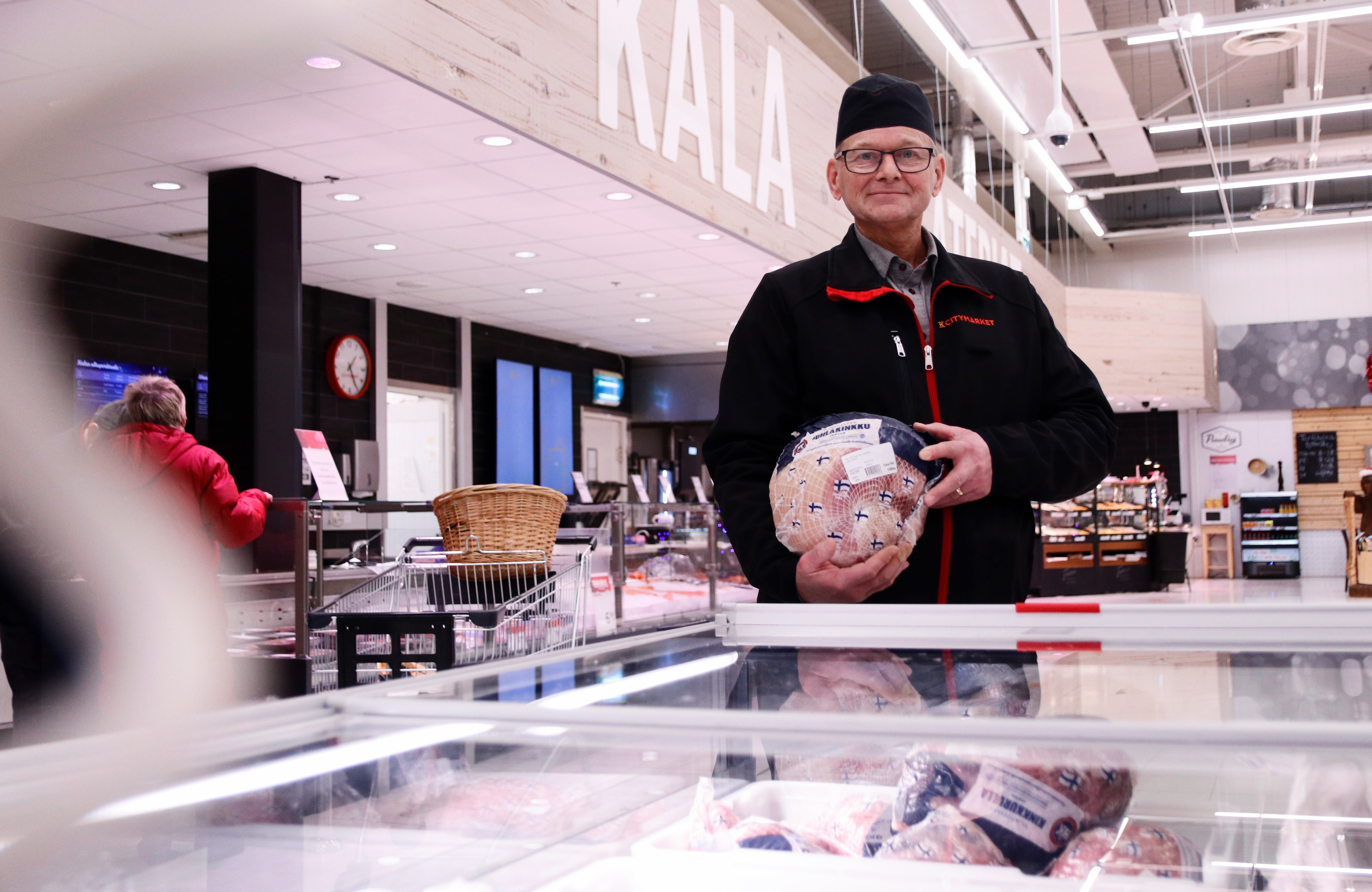 Kinkku kutistuu Koillismaalla muuta maata hitaammin — Citymarketissa suosituin koko on vielä seitsenkiloinen