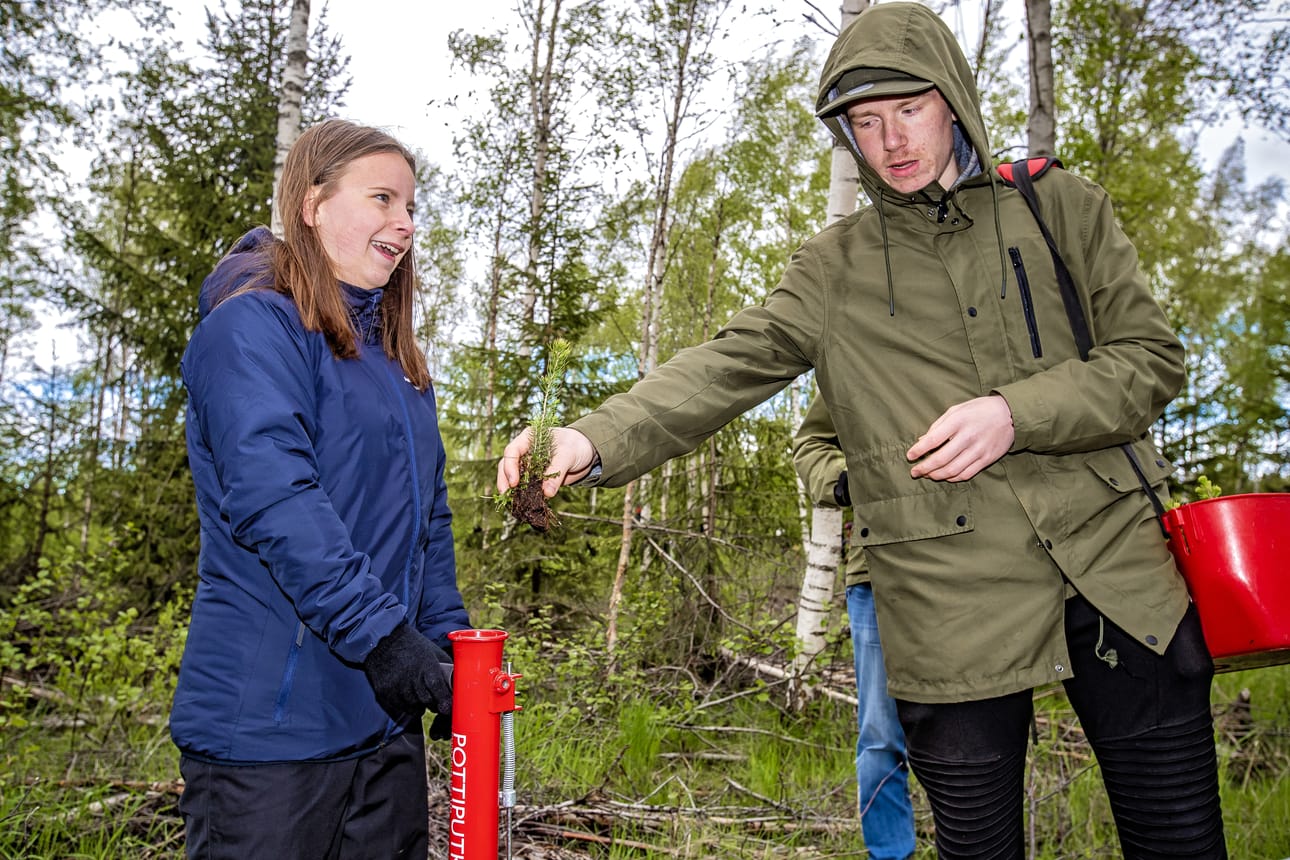 Jonna Dorff ja Benjamin Kallunki pääsivät tutuiksi pottiputken kanssa.