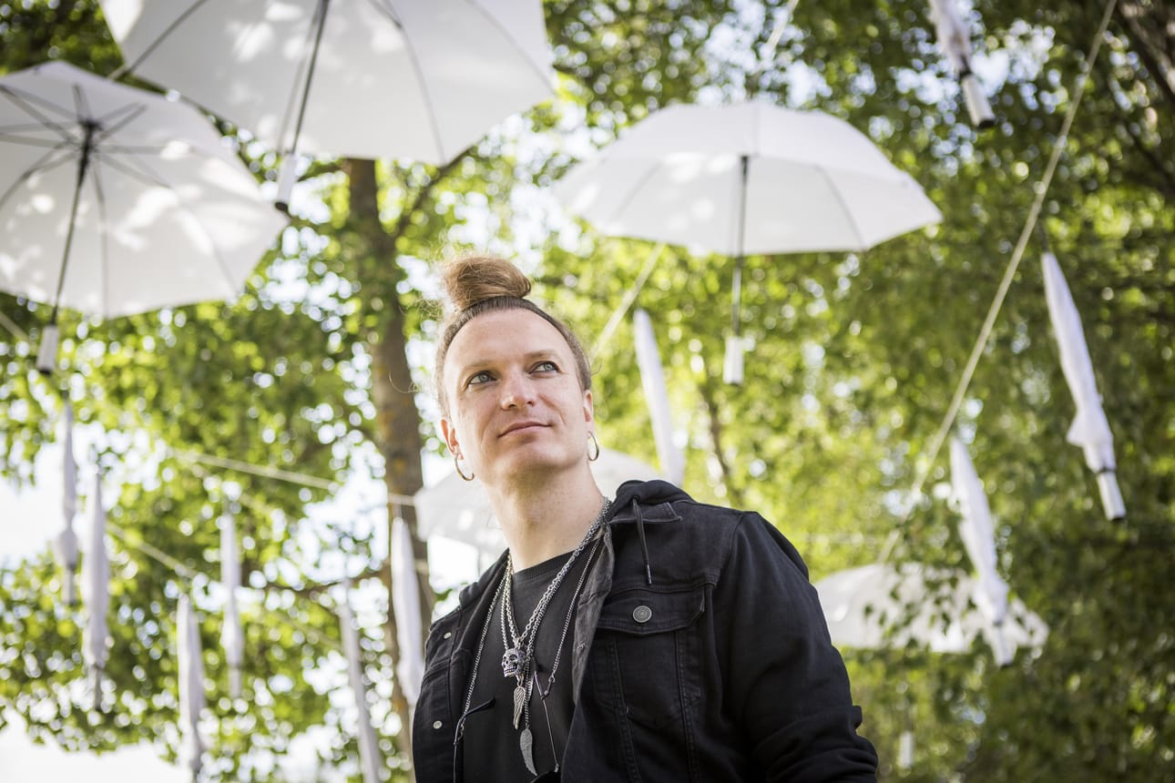 Päätös Simerockin toteutumisesta tehdään perjantaina, kertoo festivaalijohtaja Sime Yliaska. Nykyisillä avin määräyksillä festivaali voitaisiin Yliaskan mukaan järjestää, mutta epävarmuutta luovat ohjeiden mahdolliset muutokset.