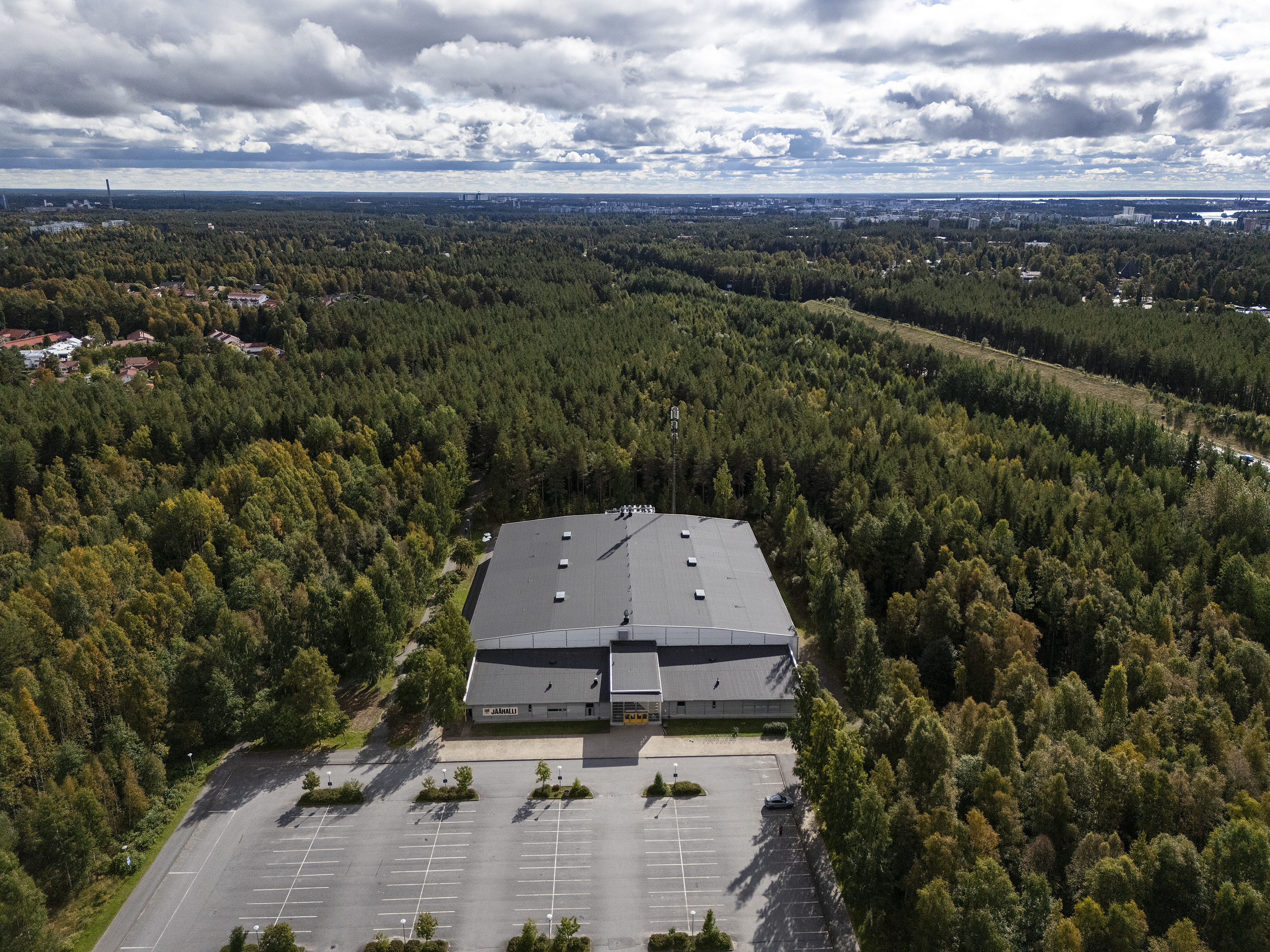 Oulu ostaa Kärpiltä jäävuoroja 400 000 eurolla hallista, jota ei vielä ole – Muita yksityisiä jäähalleja ei lähestytty lainkaan