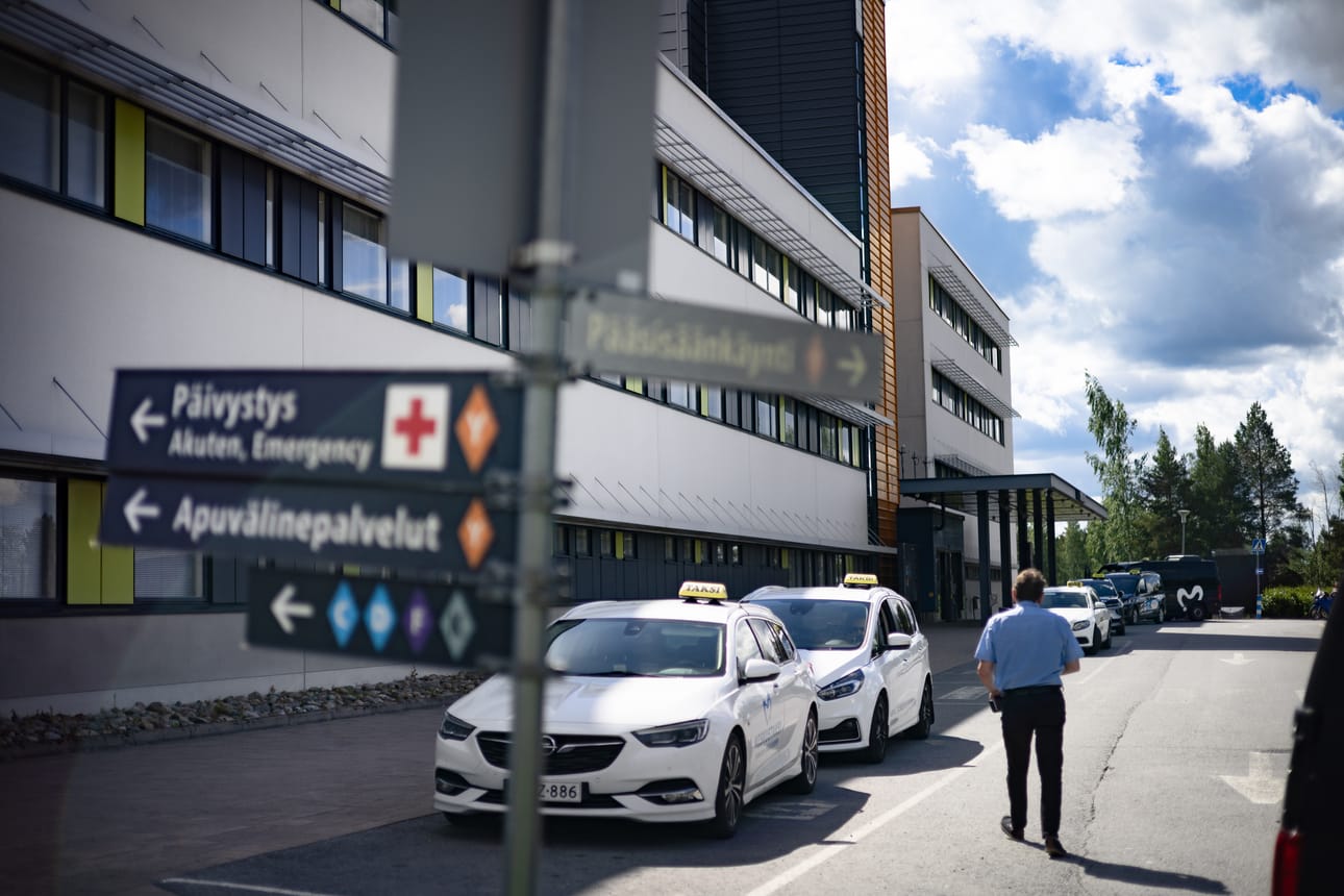 Kela-kyytien menettäminen on iso isku Keskustaksille. Yhtiö joutuu vähentämään väkeä.