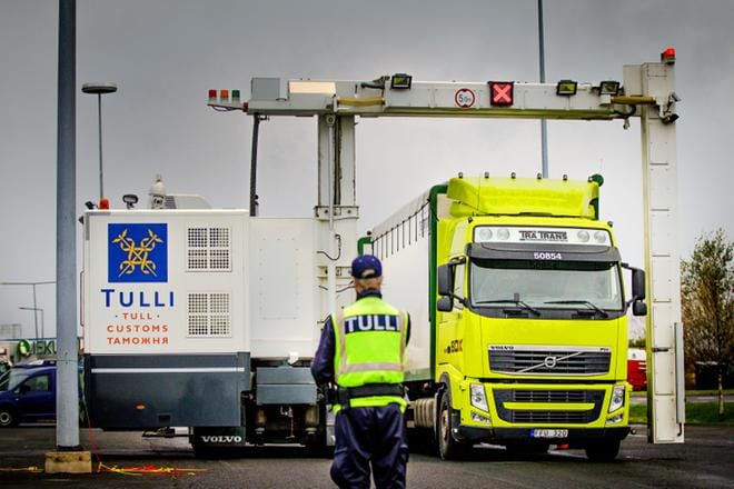 Tulli takavarikoi viime vuonna yli 3 100 kiloa huumausaineita. Kuva Tornion rajalta. KUVA: Nina Susi, arkisto