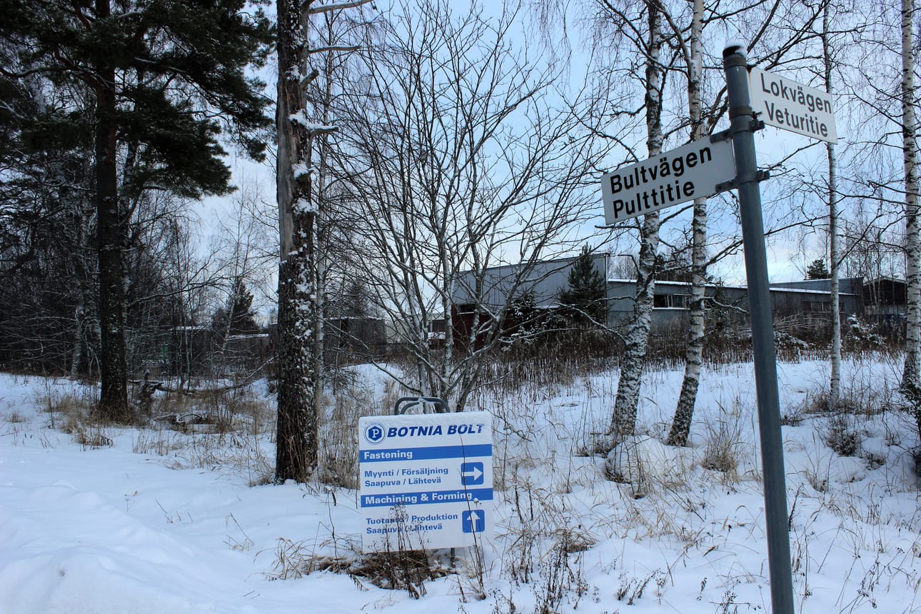 Tehdasalue sijaitsee Itäpuolella Kristiinassa.