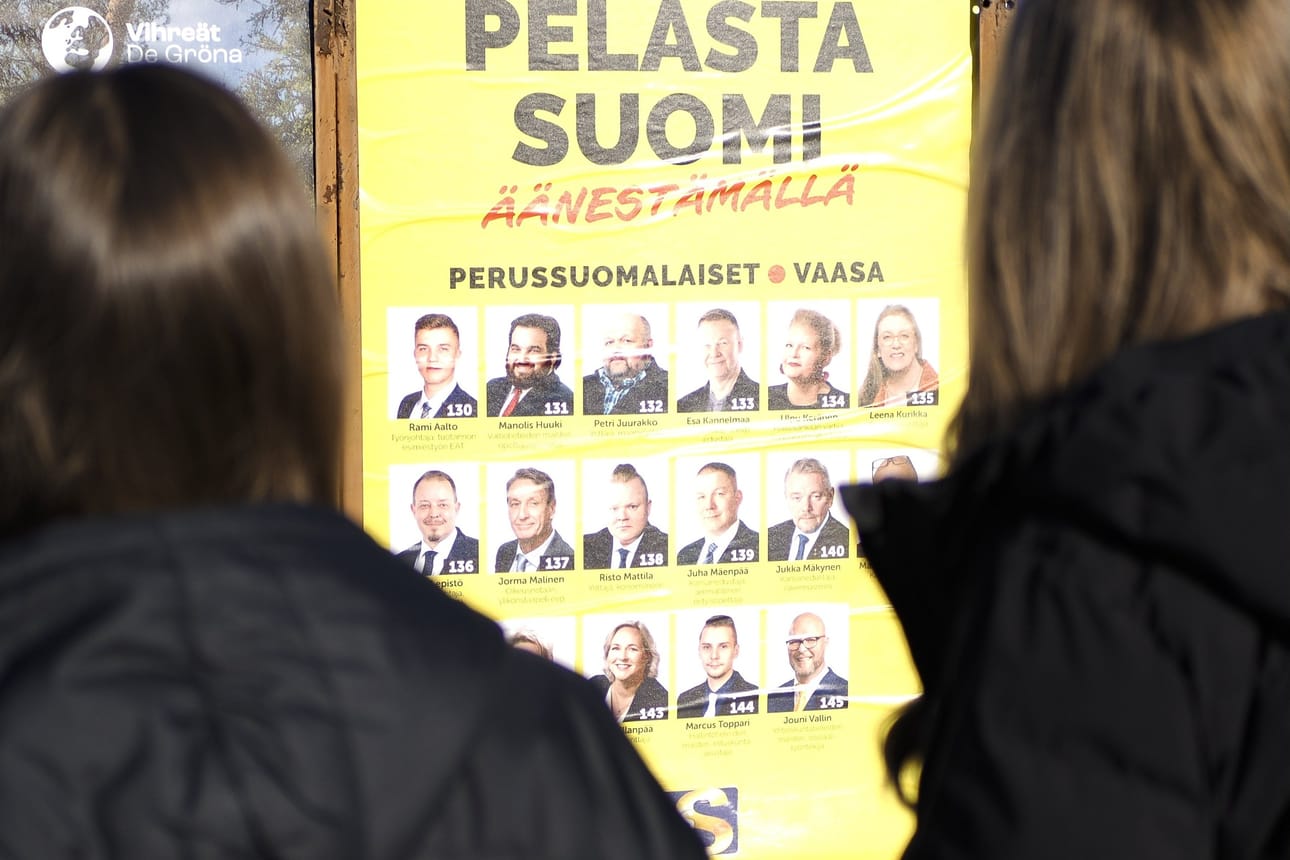 Ulkomaalaistaustaisten osuuden ja perussuomalaisten kannatuksen välillä on kunnissa kohtalaisen suuri negatiivinen korrelaatio. LEHTIKUVA / TIMO AALTO