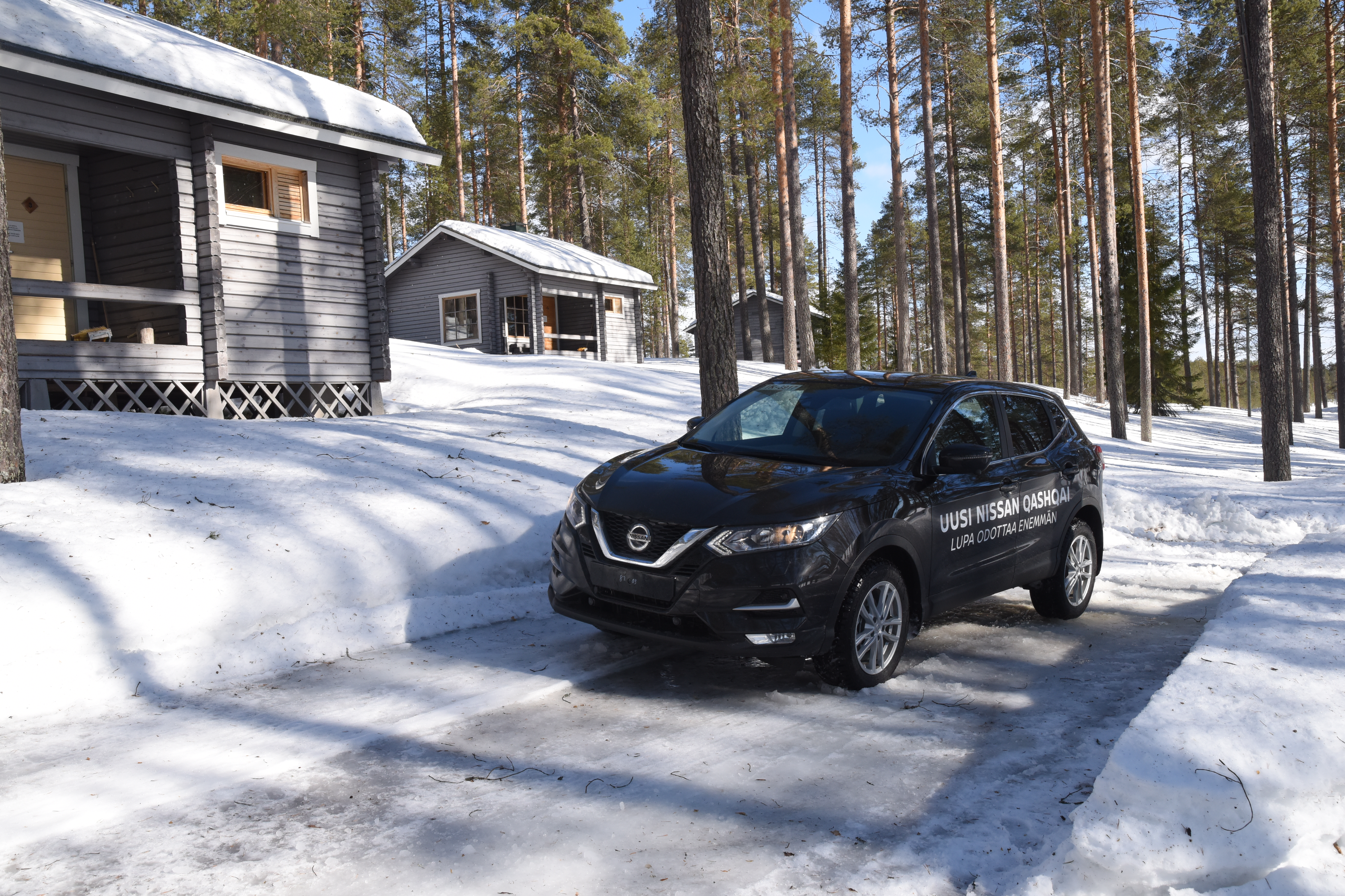 Nissan Qashqai on tuttu näky Koillismaan maisemissa.
