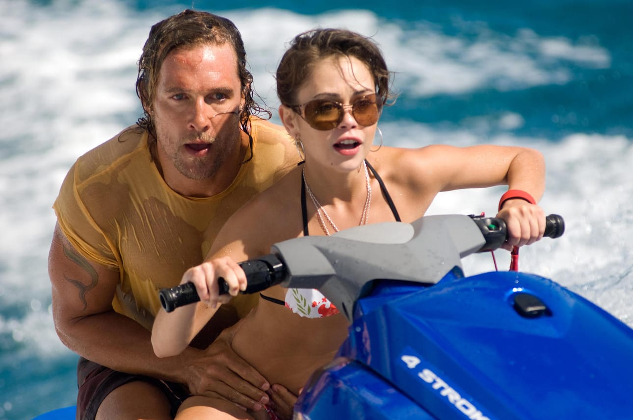 Matthew McConaugheyn esittämä tyhjätasku Finn houkuttelee Kate Hudsonin Tessin mukaansa aarrejahtiin Fool's Gold -elokuvassa.