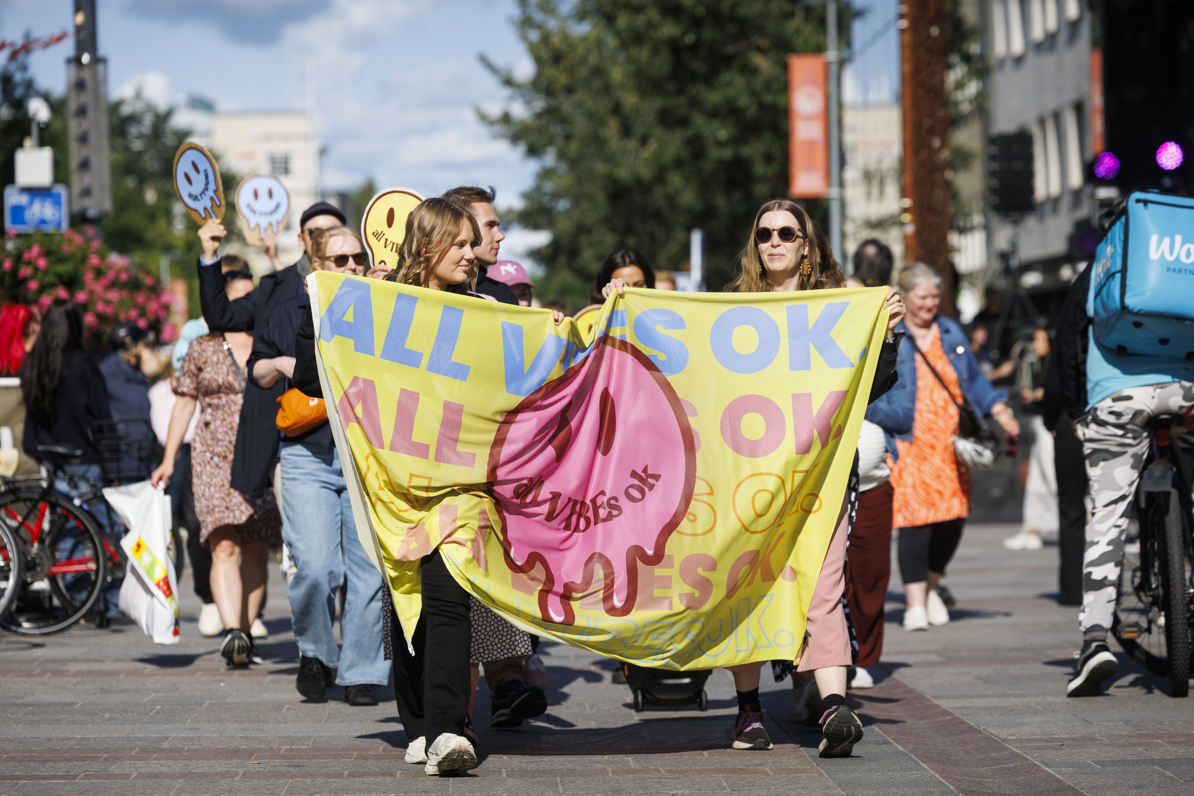 Oulun Korttelihaipakassa käveltiin nuorten hyvinvoinnin puolesta
