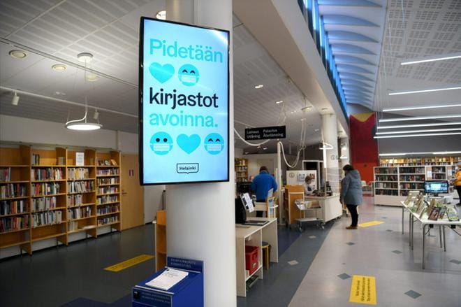 Pääkaupunkiseudulla kirjastot palvelevat rajoitetusti, etukäteisvarausta ja automaatilla tapahtuvaa itsepalvelua suosien. LEHTIKUVA / ANTTI AIMO-KOIVISTO
