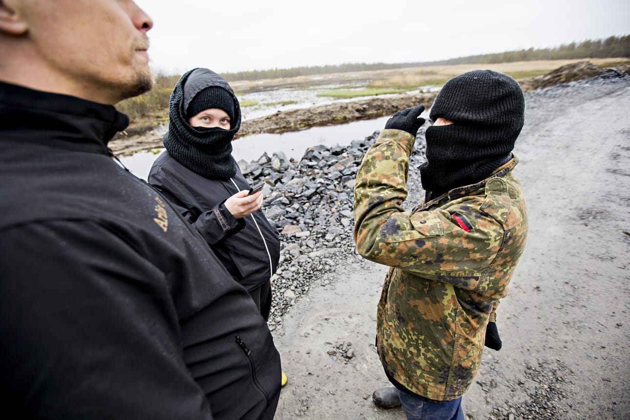 Aktivistit vastustivat Hanhikivenniemen yhdystien rakentamista. Arkistokuva.