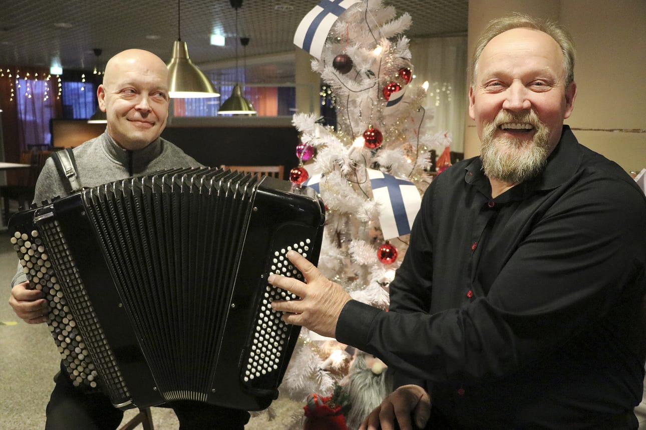 Alajärven kaupungin kulttuuripalkinnon ovat saaneet lehtimäkeläiset Heikki Jokiaho ja Pertti Ojala.