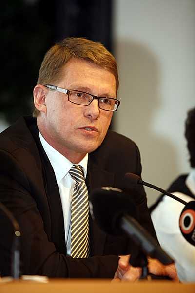 Pääministeri Matti Vanhanen on vuorostaan keskellä tekstiviestikohua.