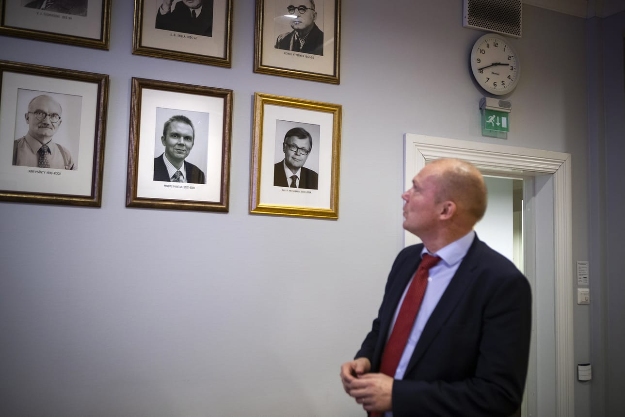 Markku Mantila on yksi ennalta tuttu nimi Pohjalaisen päätoimittajagalleriassa. Viimeisin päätoimittaja Toni Viljanmaa puuttuu kuvista.