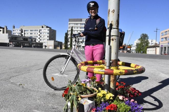 Kukkakampanjan äiti Cecilia Löfholm on ilahtunut kampanjan saamasta vastaanotosta. KUVA: TAPIO LEHTINEN