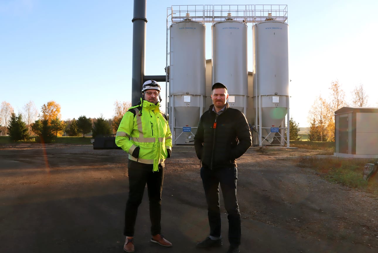 Petri Viinikainen ja Sami Keskinen perustelevat hintojen korotusta kohonneilla kustannuksilla.