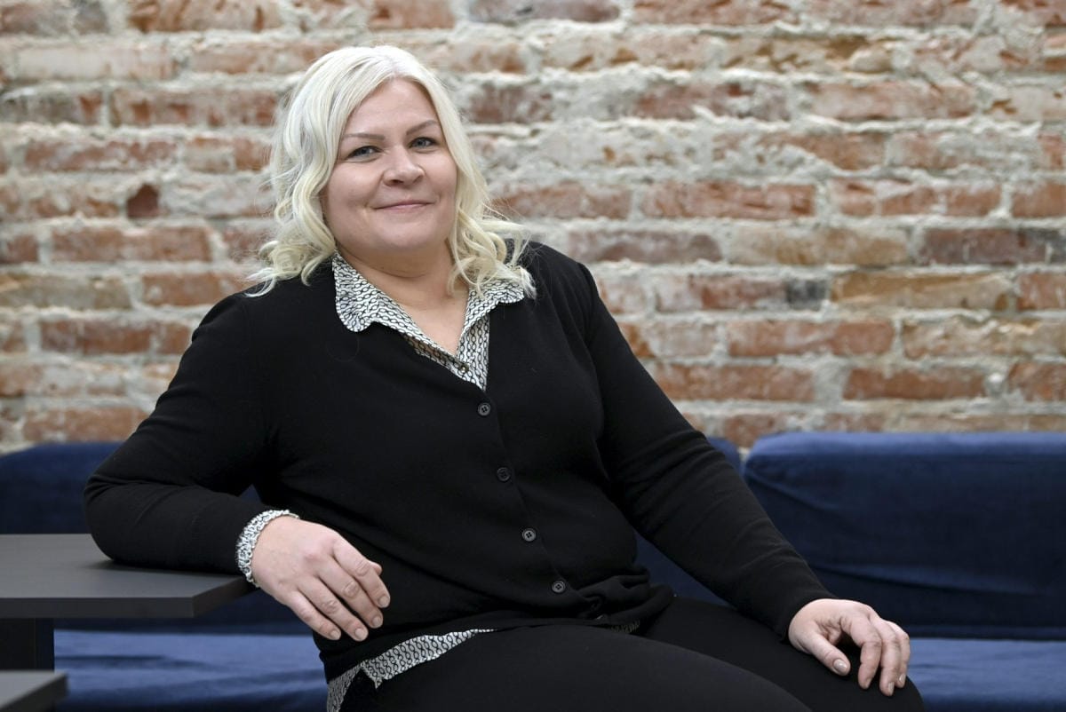 Maaliskuussa 2018 Tiina Jauhiainen istui lentokoneessa matkalla Dubaista Lontooseen ja mietti, miten hän on oikeastaan edes hengissä. LEHTIKUVA / Markku Ulander