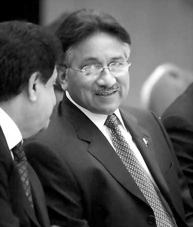 Pakistanin presidentti Pervez Musharraf tapasi keskiviikkona suomalaisia yritysjohtajia Helsingissä.