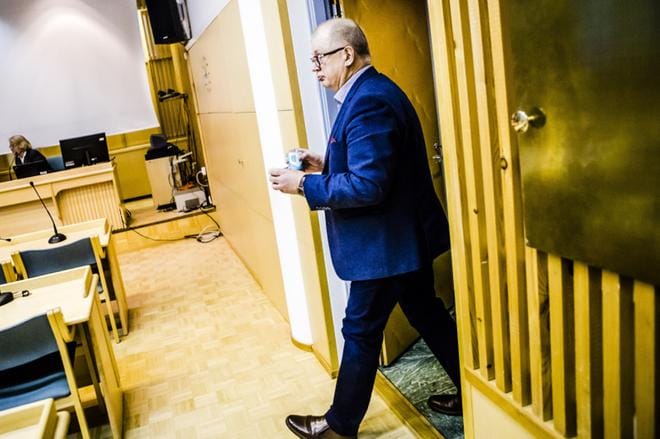Kittilä-selvitysryhmä esitti puheenjohtajansa Antti Rantakokon johdolla helmikuussa, että syytteessä olevat luottamushenkilöt pidätetään tehtävistään. Näin ei kuitenkaan näyt tapahtuvan. Ainakaan kunnanhallitus ei sellaista esitä valtuustolle. KUVA: Anssi Jokiranta