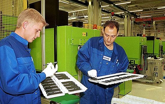 Perlos valmistaa kännykänkuoria muun muassa Unkarissa.