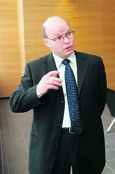 Timo-Pekka Silén kiisti myös poliisikuulusteluissa olevansa Sonera-kirjan kirjoittaja.