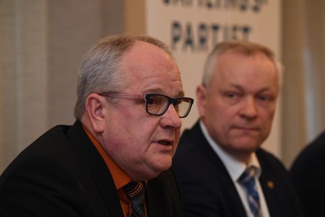 Sinisten kansanedustaja Kaj Turunen kertoi loikkauksestaan kokoomukseen sinisille vasta tänään. KUVA: Kimmo Brandt/ Compic