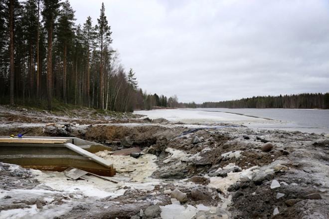 Välijoessa näytti tammikuussa 2020 sitten tältä, kun Lappajärvellä tekeillä oleva kanava oli vielä kesken. Uusi väylä vihittiin käyttöön elokuussa. Arkistokuva: Johanna Kataja