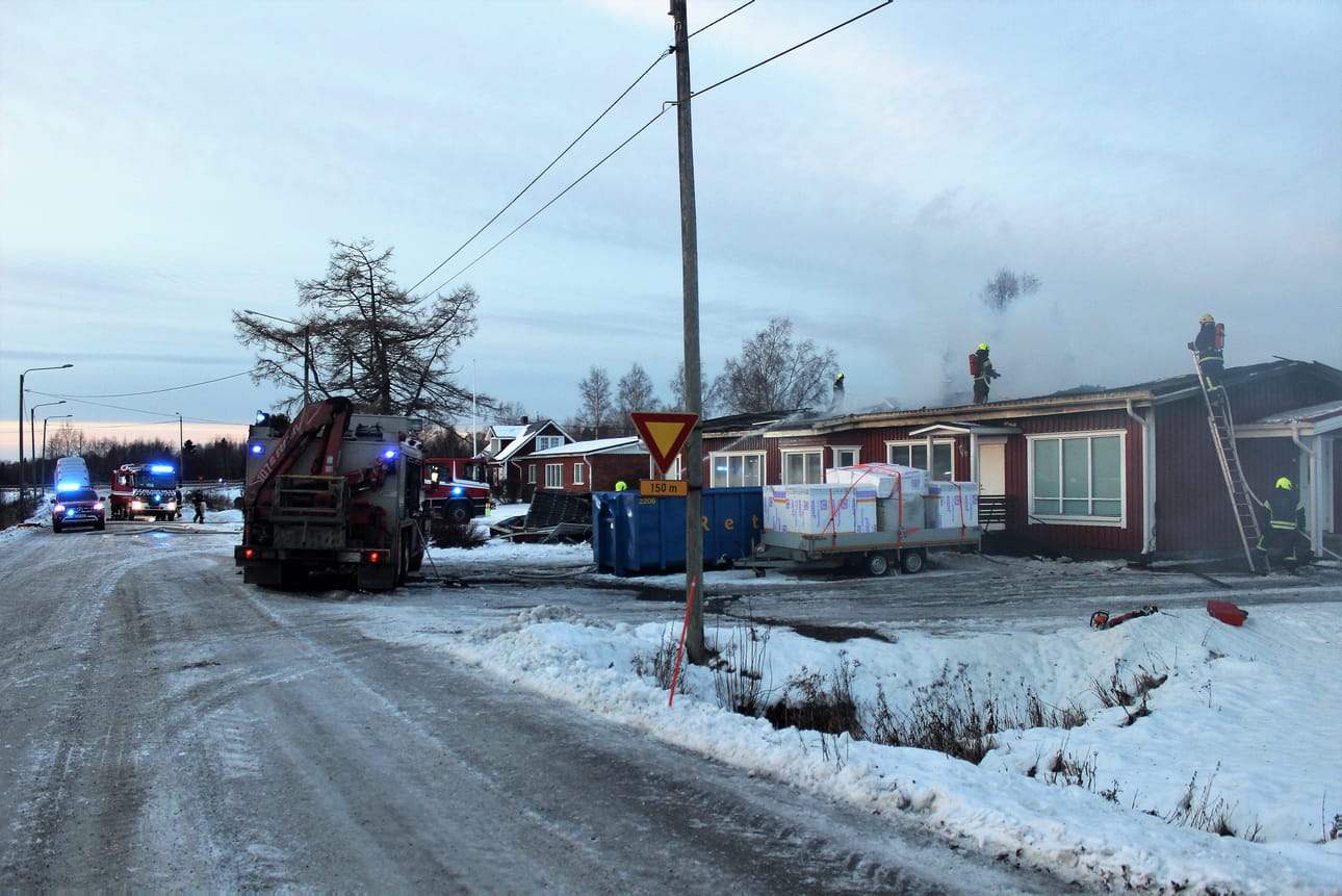 Tulipalo roihusi Tiukassa sijaitsevassa rivitalossa ennen joulua. Arkistokuva. Lotta Kallio
