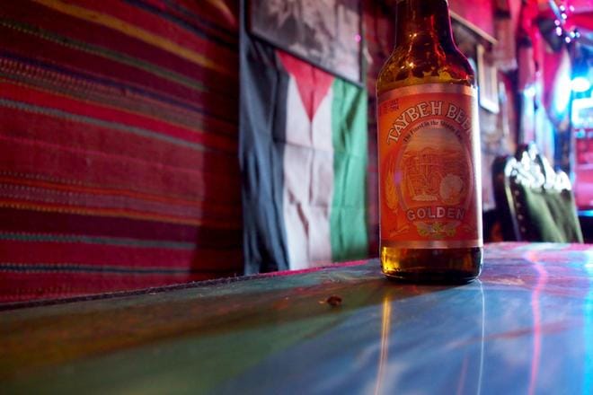 Israelin paineessa itsenäisyydestään kamppailevassa Palestiinassa omasta oluesta on tullut tärkeä kansallissymboli.